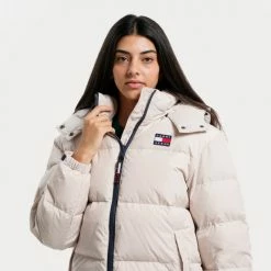 Best Pirce 🔔 Μπουφάν Tommy 👖 Jeans Alaska Puffer Γυναικείο Μπουφάν Stony Beige 😍 -Φτηνός Tommy-jeans Κατάστημα tommy jeans alaska puffer 17