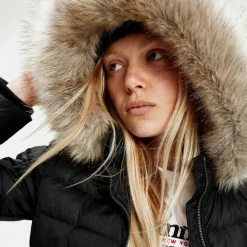 Φτηνός 😀 Μπουφάν Tommy 👖 Jeans Essential Hooded Down Γυναικείο Μπουφάν BLACK 🌟 -Φτηνός Tommy-jeans Κατάστημα tommy jeans essential hooded down coat 2