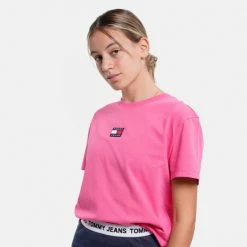 Προϋπολογισμός 🔔 T-shirts | Μπλούζα κοντό μανίκι Tommy 👖 Jeans Center Badge Γυναικείο T-shirt Pink Alert 🧨 -Φτηνός Tommy-jeans Κατάστημα tommy jeans tjw center badge tee 2