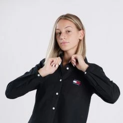 Καλύτερες κριτικές για 💯 Πουκάμισα Tommy 👖 Jeans Regular Heritage Badge Γυναικείο Πουκάμισο Black ✨ -Φτηνός Tommy-jeans Κατάστημα tommy jeans tjw regular heritage badge shirt 2