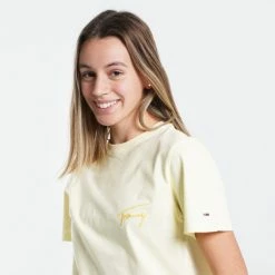 Τοπ 10 ✔️ T-shirts | Μπλούζα κοντό μανίκι Tommy 👖 Jeans Relaxed Tommy Signature Γυναικείο T-shirt Mimosa Yellow 💯 7 Τοπ 10 ✔️ T-shirts | Μπλούζα κοντό μανίκι Tommy 👖 Jeans Relaxed Tommy Signature Γυναικείο T-shirt Mimosa Yellow 💯 -Φτηνός Tommy-jeans Κατάστημα tommy jeans tjw rlxd tommy signature ss 10